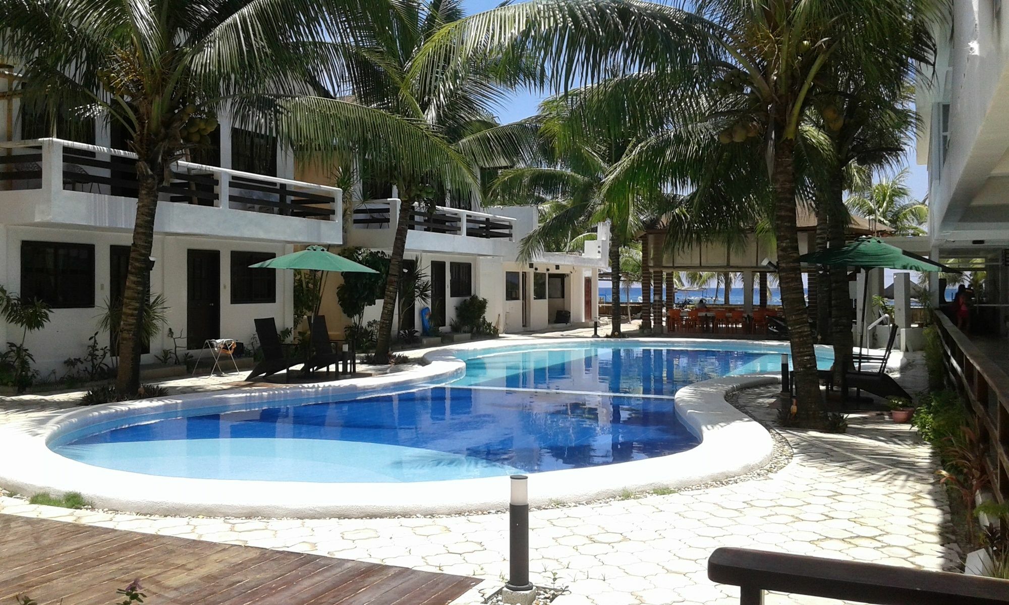 Feliness Resort Manoc-Manoc Exterior photo