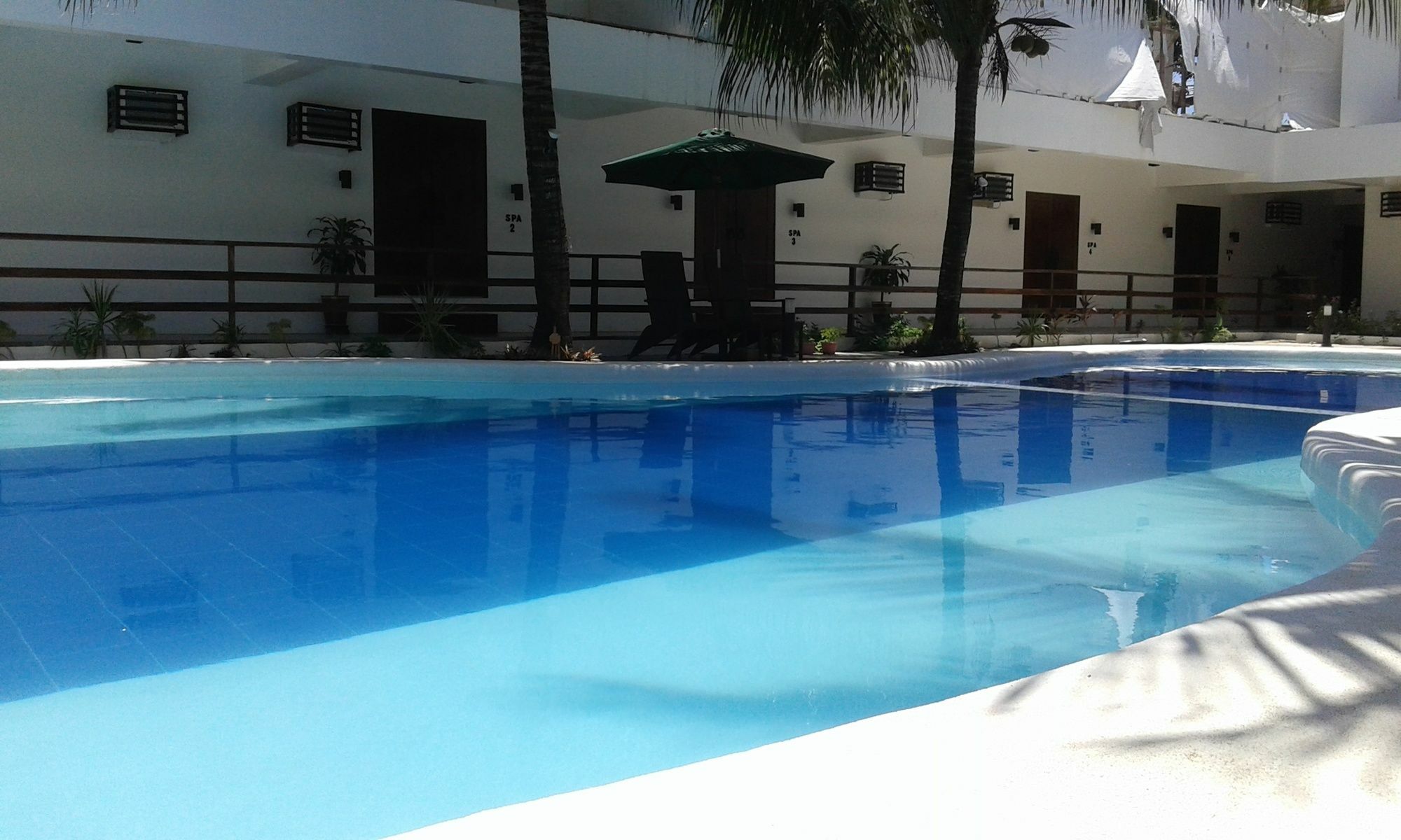 Feliness Resort Manoc-Manoc Exterior photo