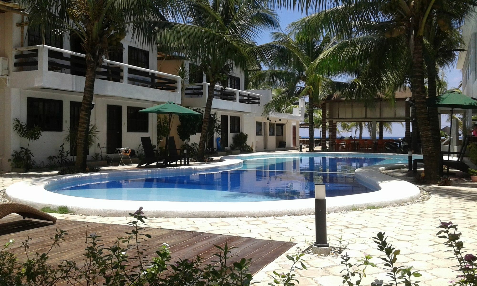 Feliness Resort Manoc-Manoc Exterior photo