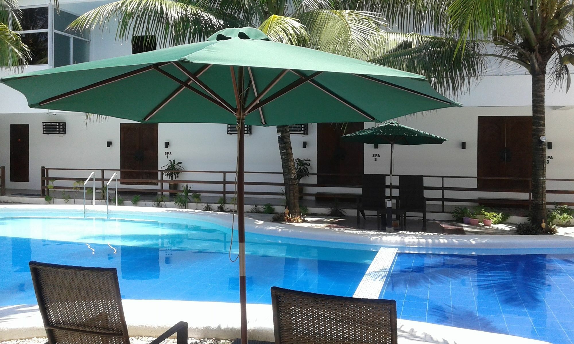 Feliness Resort Manoc-Manoc Exterior photo