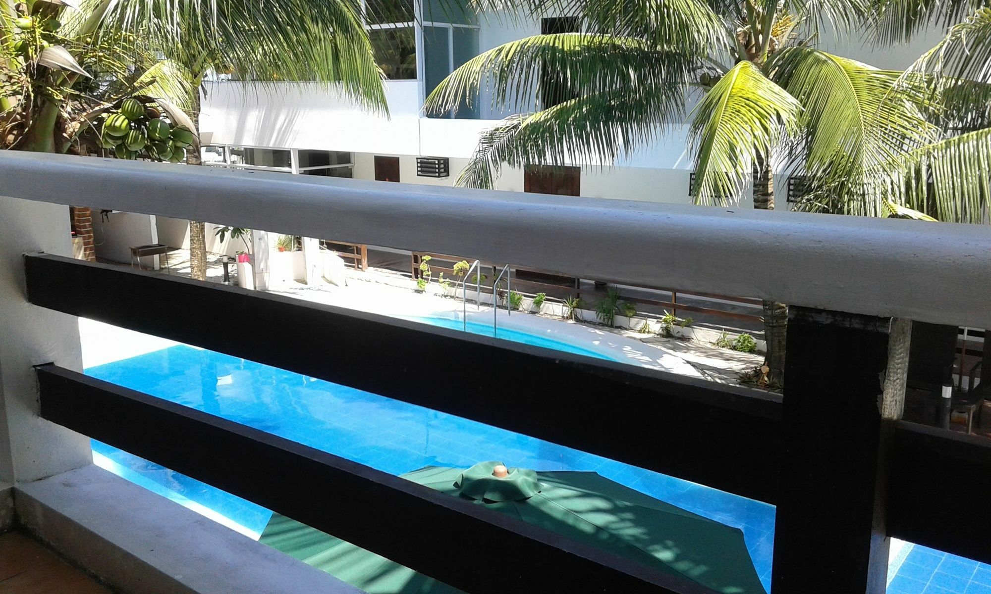Feliness Resort Manoc-Manoc Exterior photo