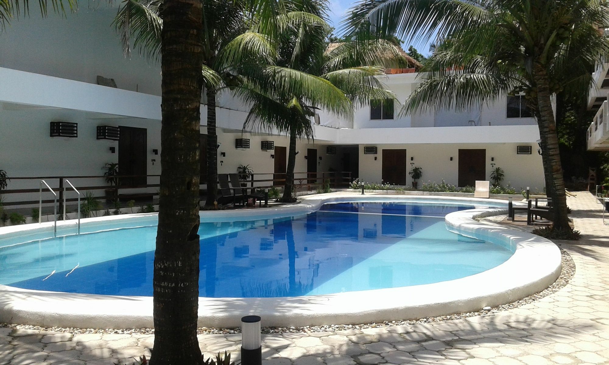 Feliness Resort Manoc-Manoc Exterior photo