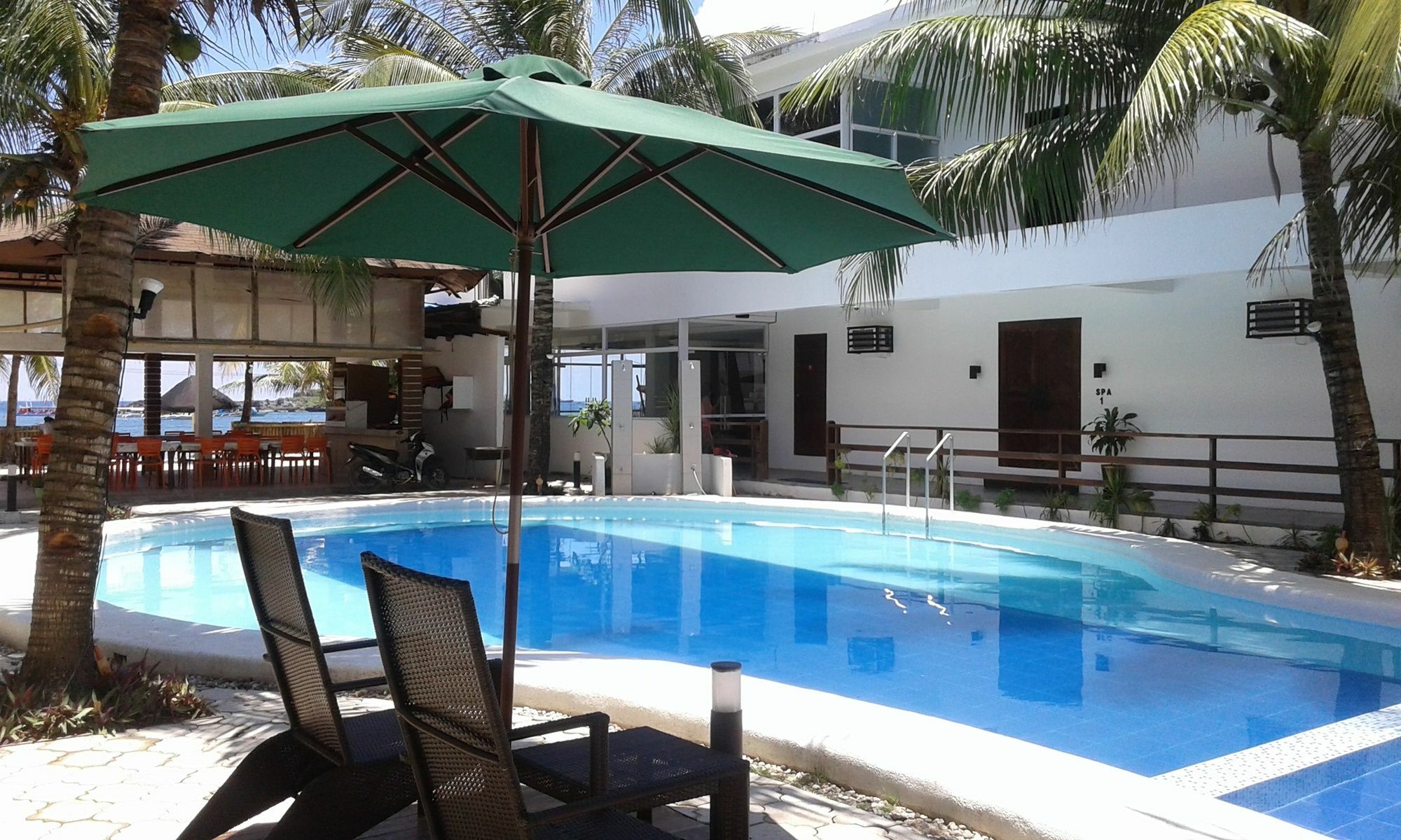 Feliness Resort Manoc-Manoc Exterior photo